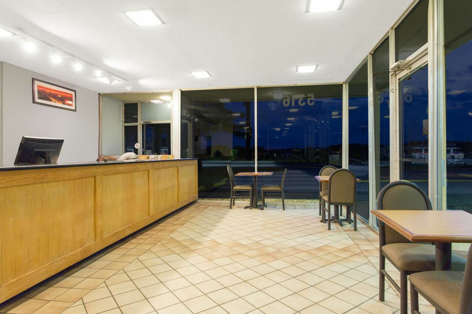 Garden Inn Fredricksburg South Fredericksburg Esterno foto